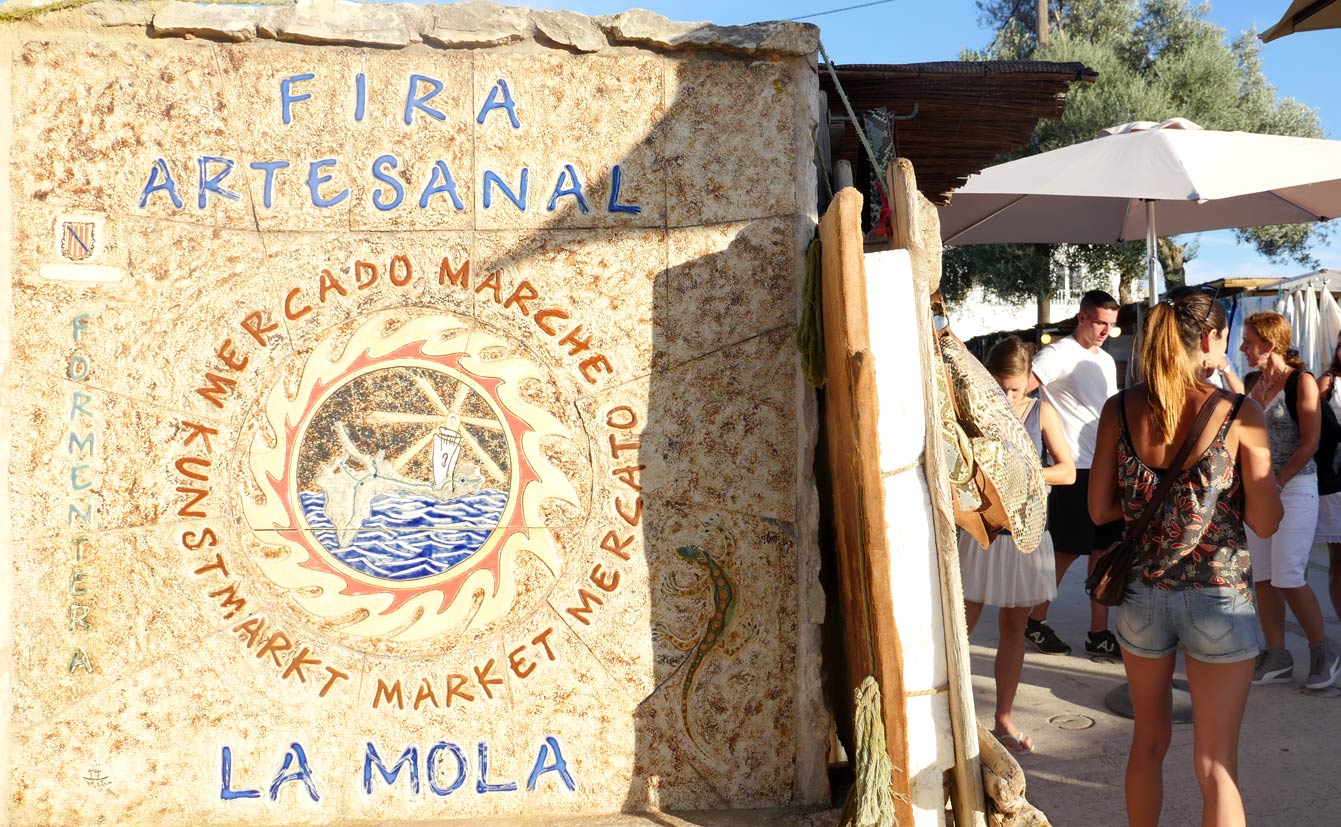 Marché hippie : marché de la Mola (Formentera)