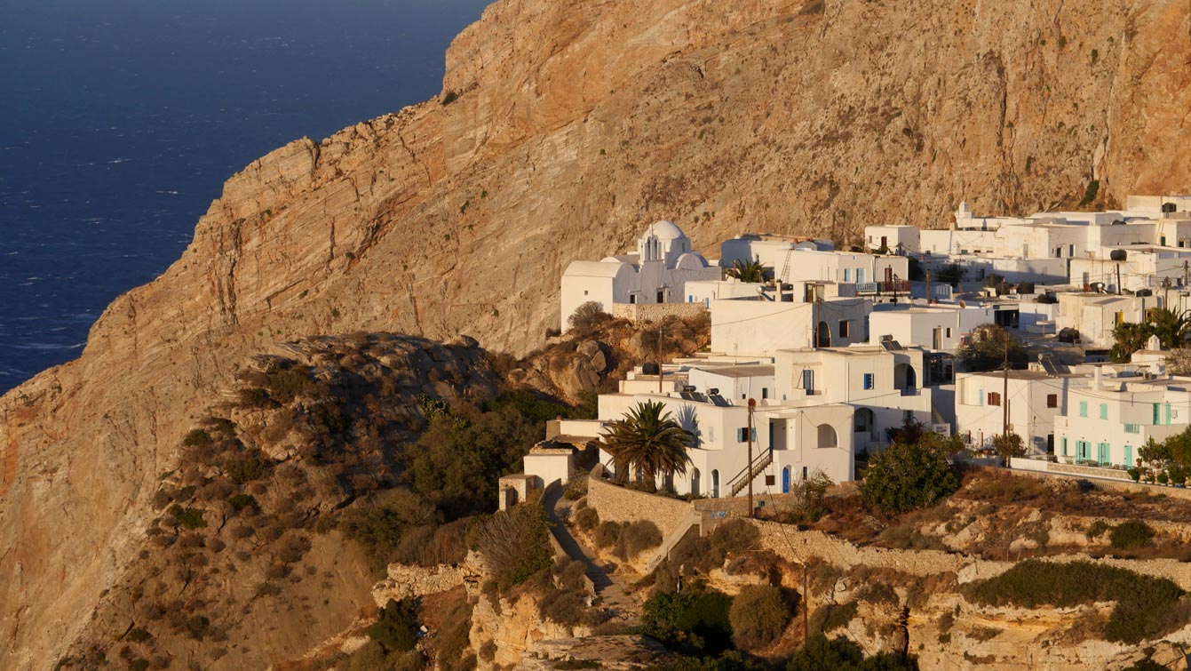 chrora de Folegandros au coucher du soleil