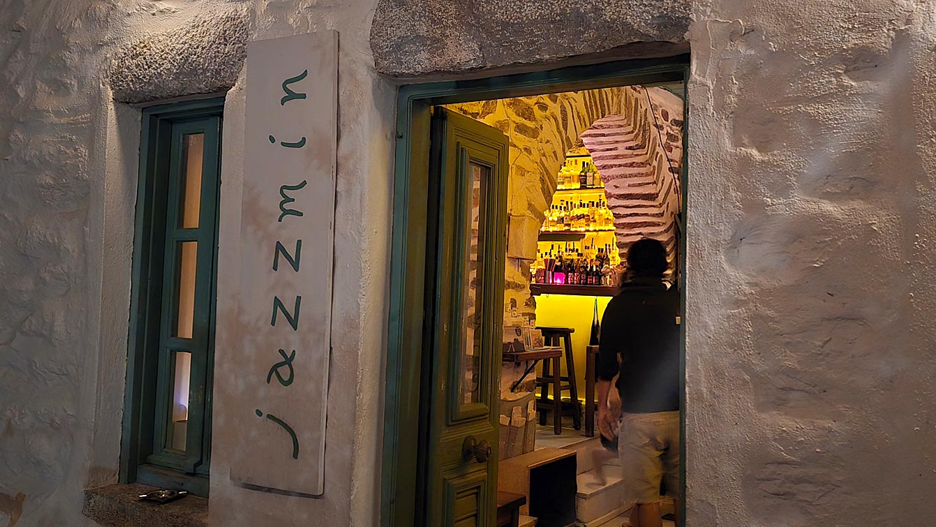 Bar Jazzmin, Amorgos