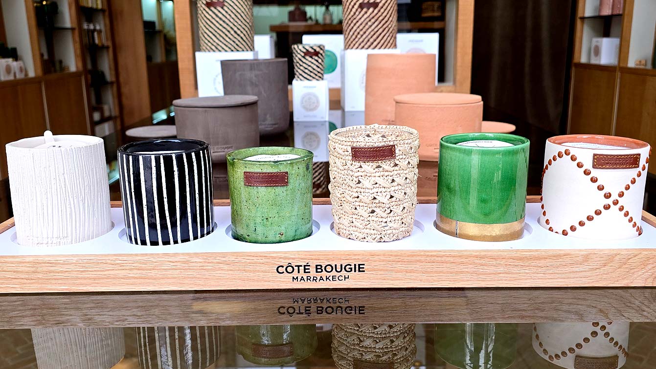 Côté Bougies Côté Bougie dans leurs pots en céramique et raffia tissé, objets déco à rapporter d'EssaouiraMarrakech, la boutique à Essaouira