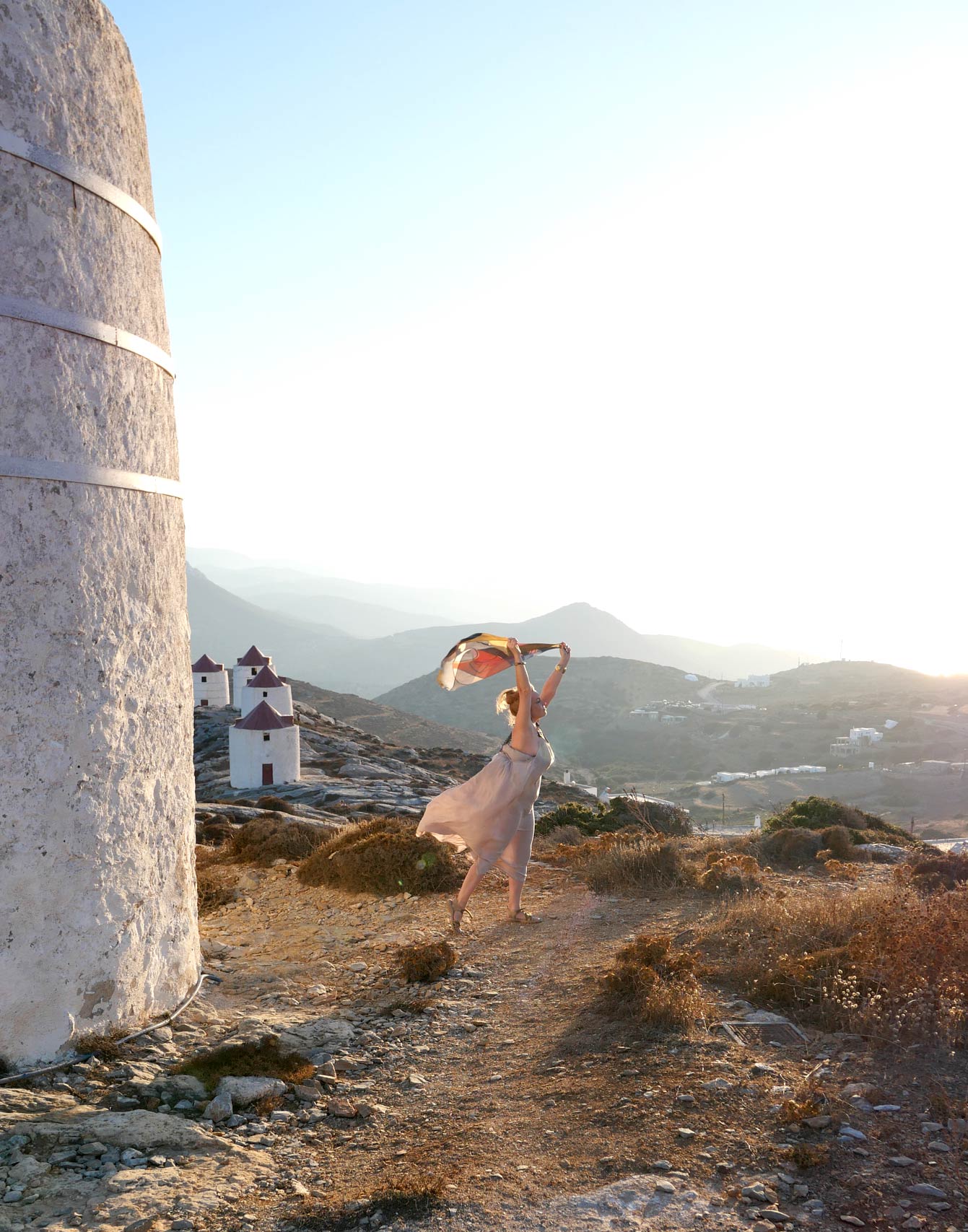 shooting photo pendant le melem : Coucher de soleil sur les moulins à vent d’Amorgos
