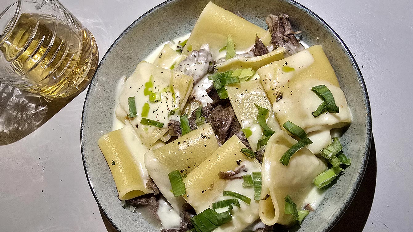 Paccheri Pasta (effiloché de chèvre), huile de truffe