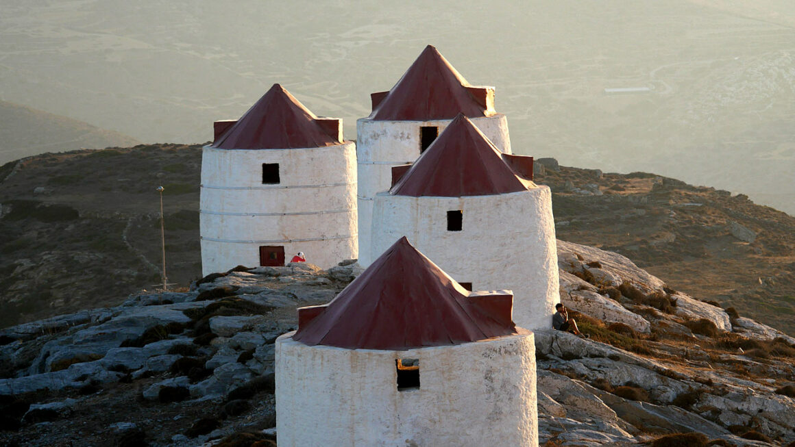 Moulins d'Amorgos au coucher du soleil