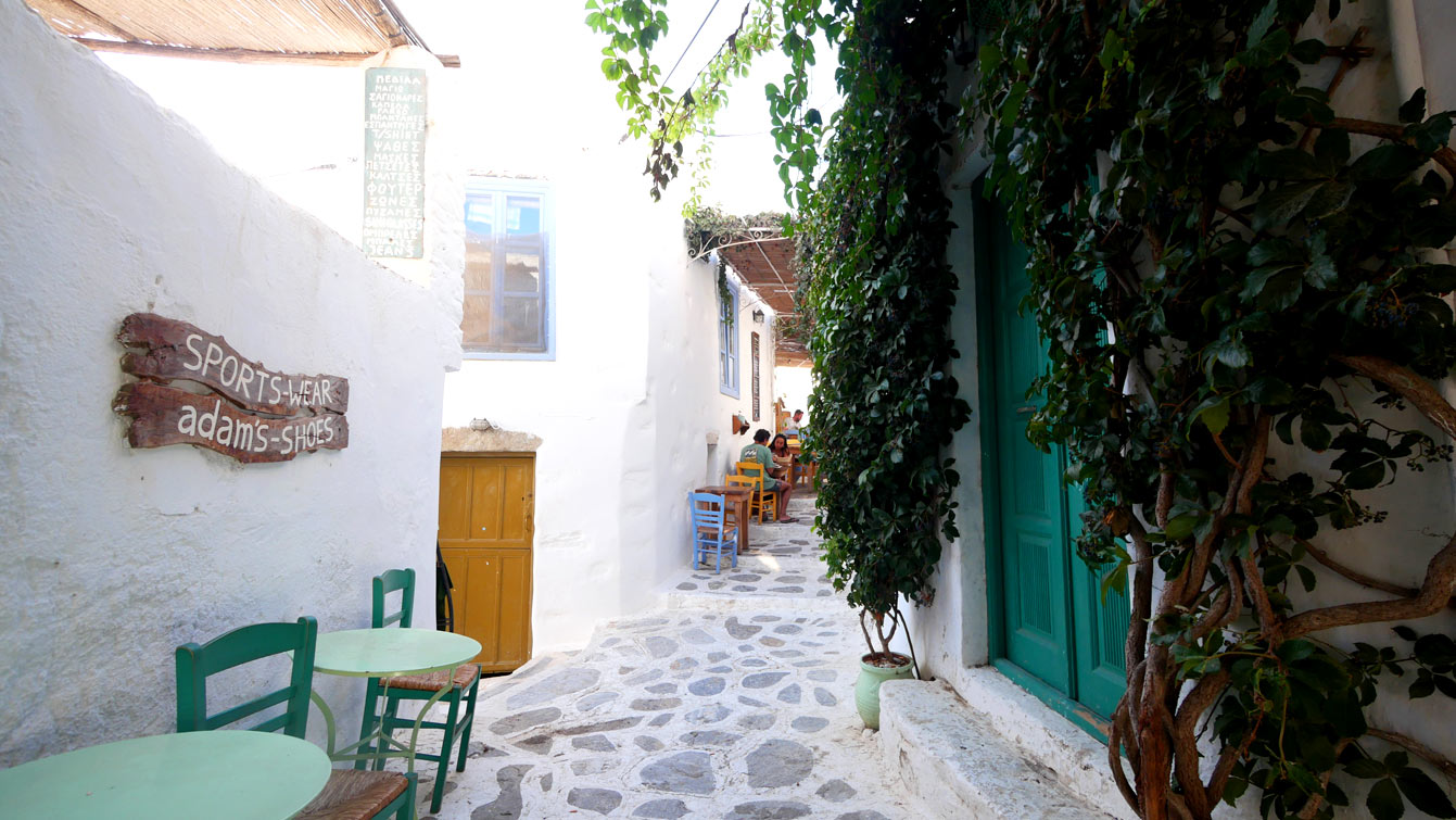 ruelles étroites dans la chora d'Amorgos