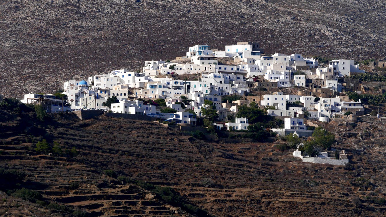 Tholaria vu de la plage Levrossos