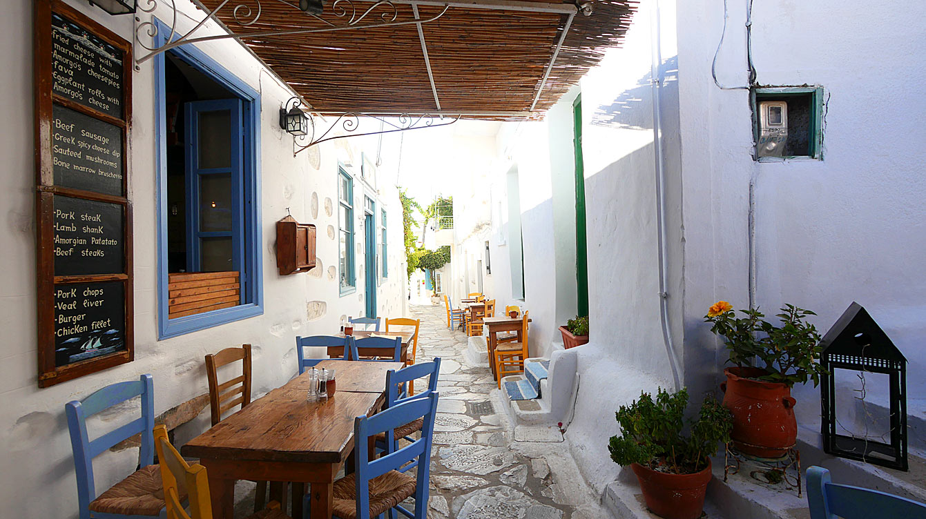 ruelles étroites dans la chora d'Amorgos