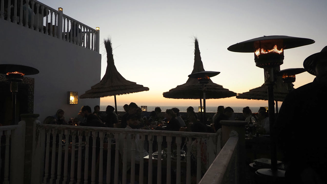 rooftop Salut Maroc à Essaouira la nuit