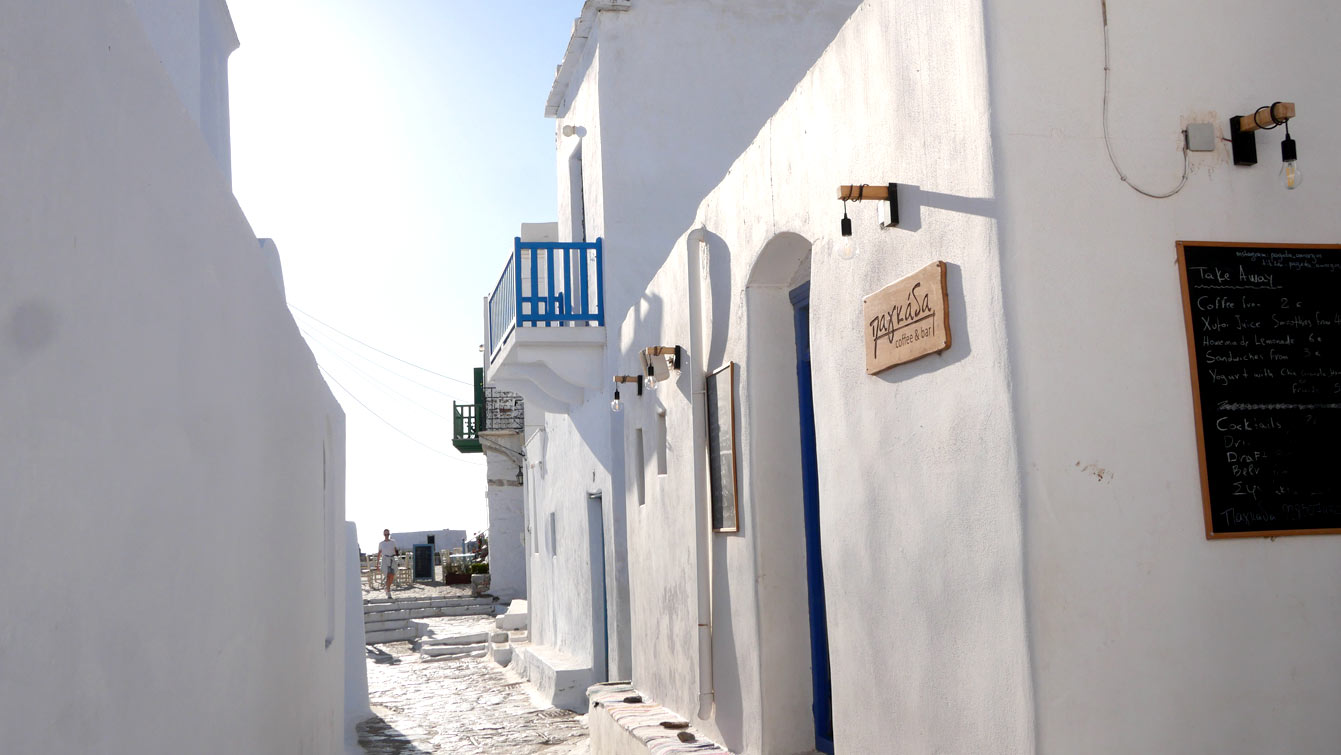 ruelles étroites dans la chora d'Amorgos