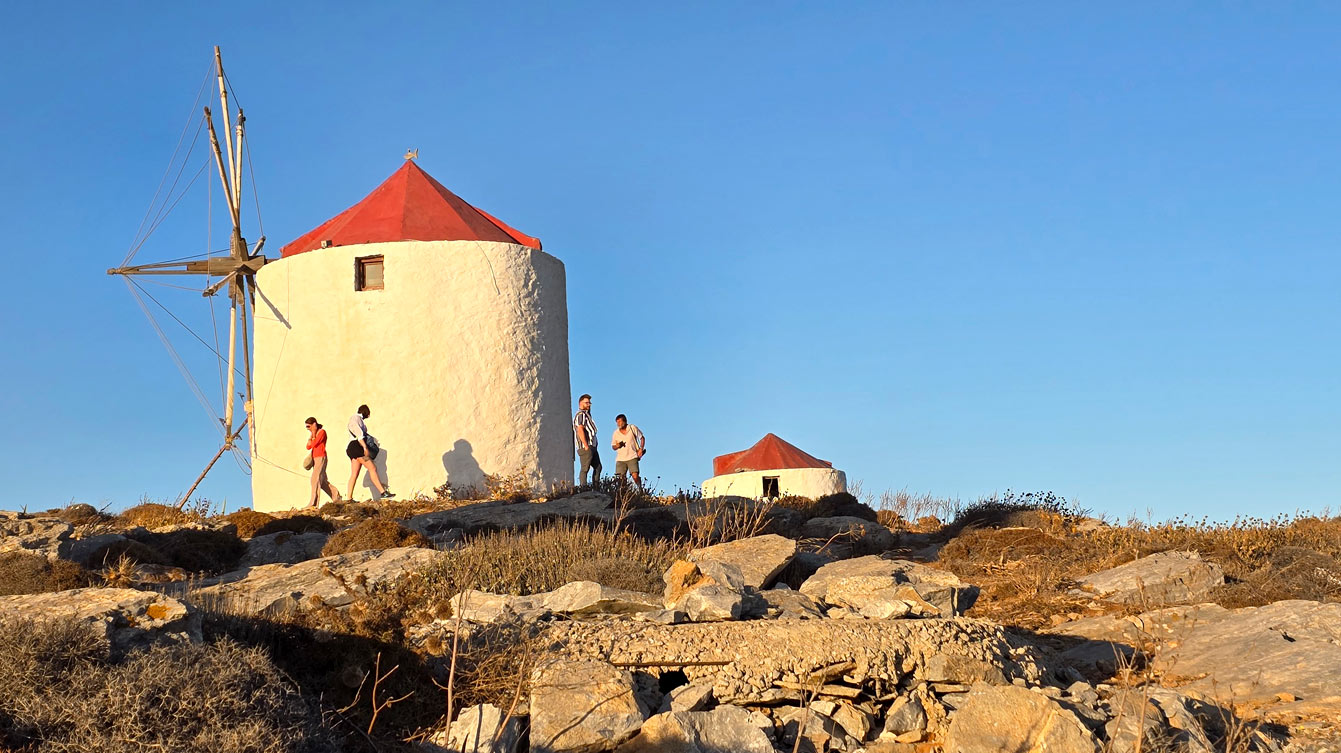 Les moulins à vent de Chóra, Amorgos, golden hour