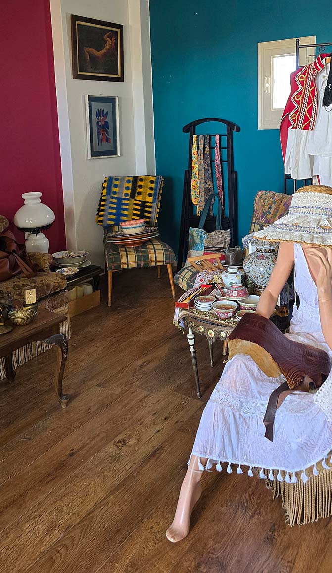 Andreas Bonatsos Gallery, folegandros