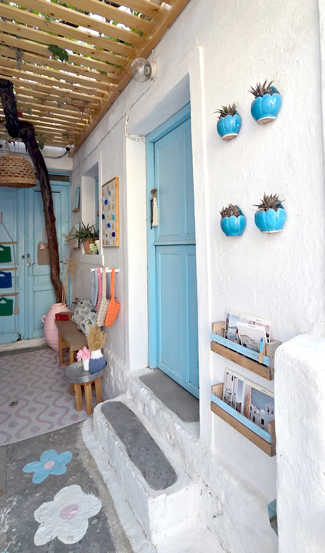 L'entrée de la boutique Agapi, Lagada, Amorgos