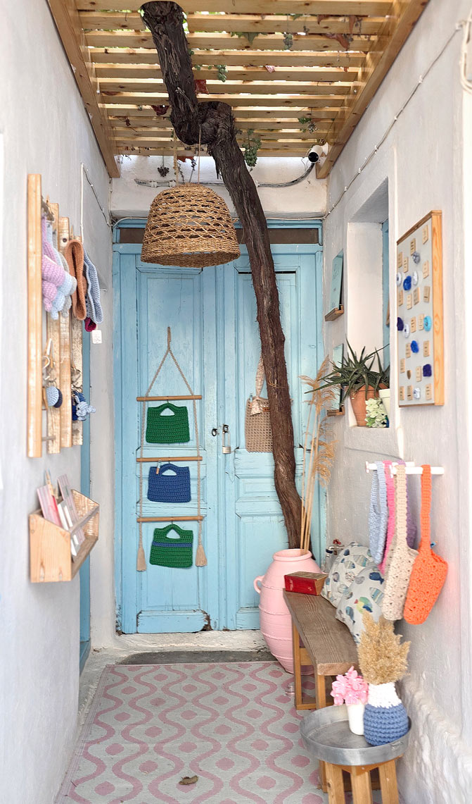L'entrée de la boutique Agapi, Lagada, Amorgos