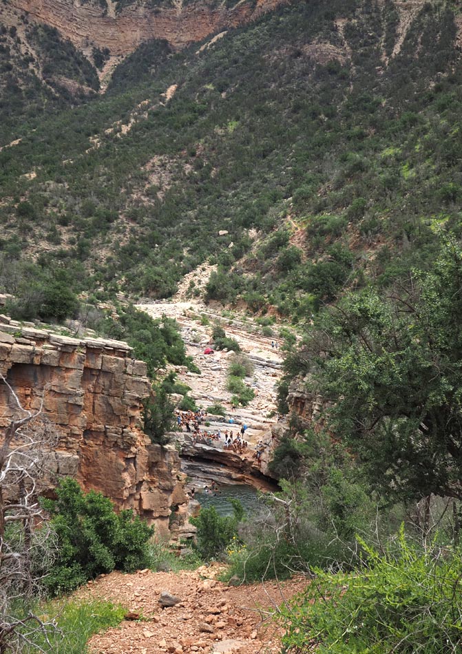 vasque où les jeunes viennent plonger,Vallée du Paradis, Agadir