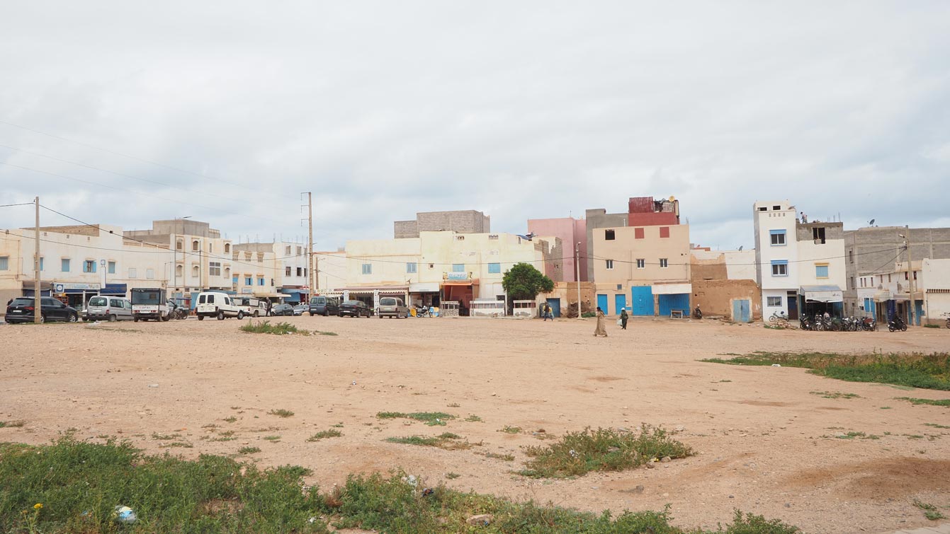 quartier moderne de Mirleft en terre battue