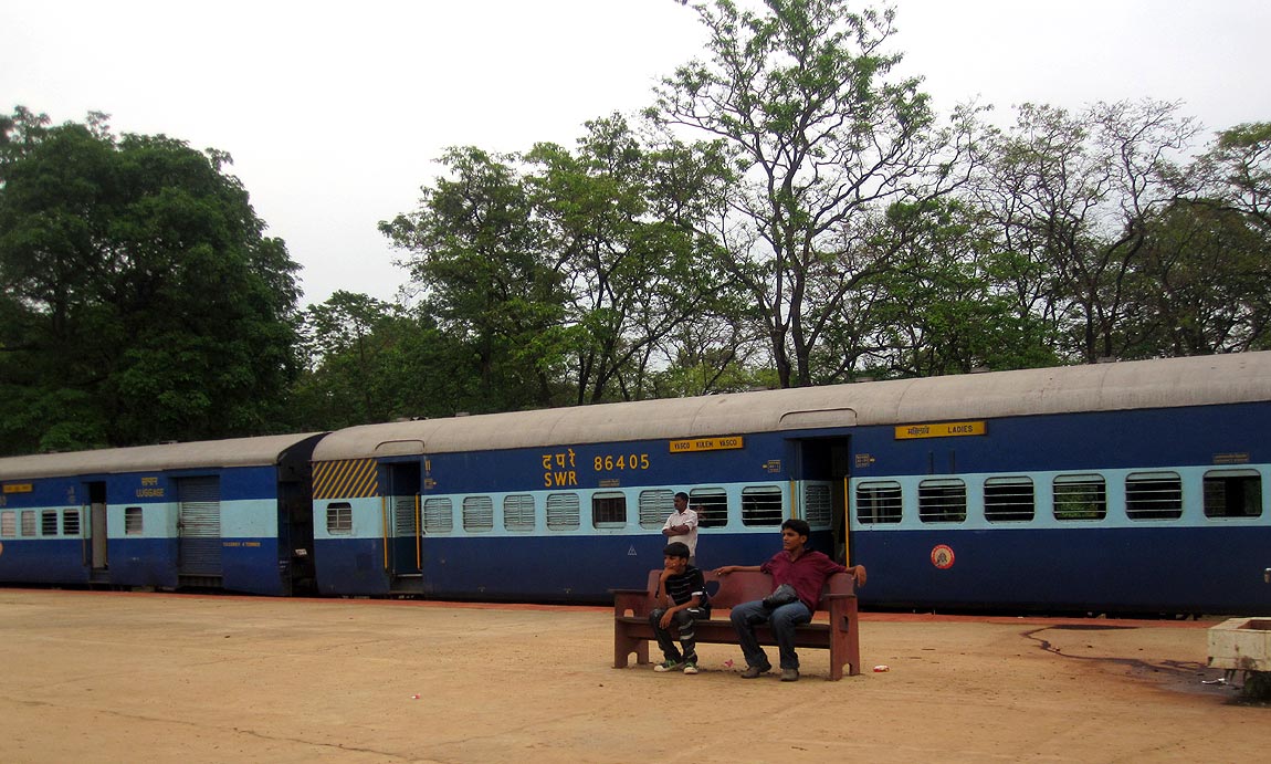 train-inde-Madgaon02