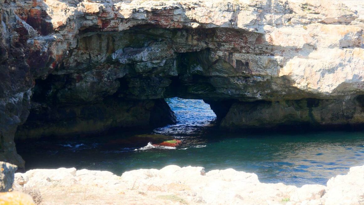 Grottes sous-marines, Tyulenovo, mer Noire