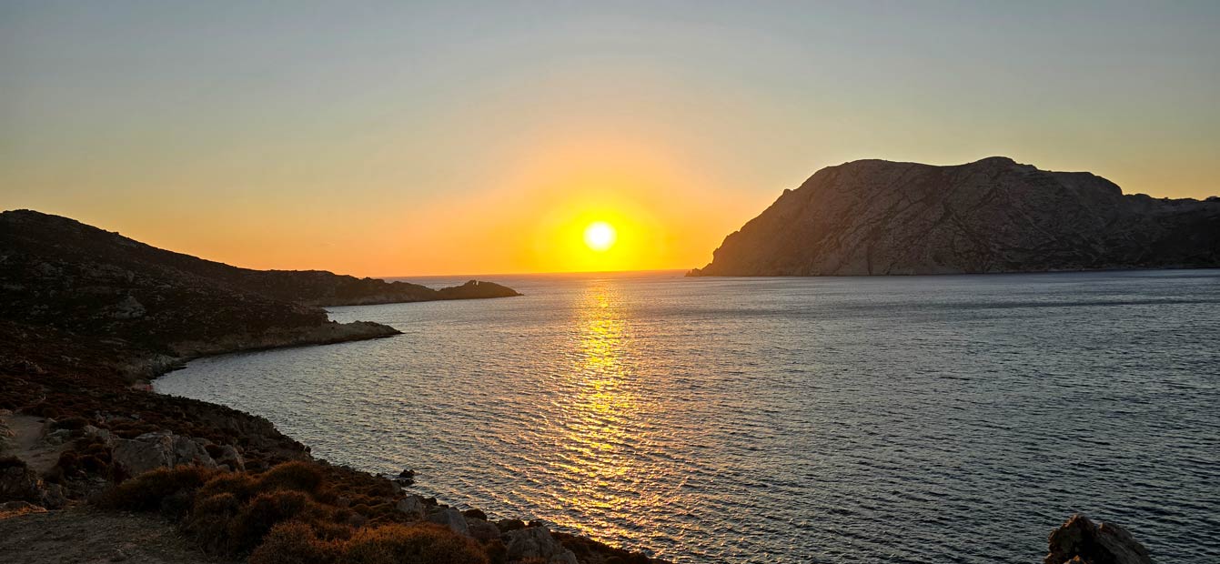 coucher de soleil : la plage de Psili Ammos à Patmos