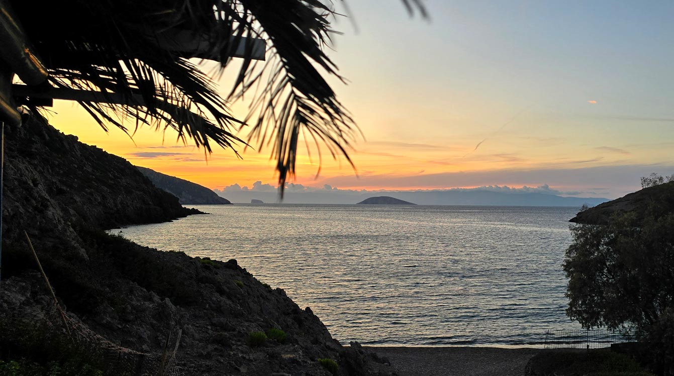 Coucher de soleil à la cantine Livadi Kalogera (Patmos)