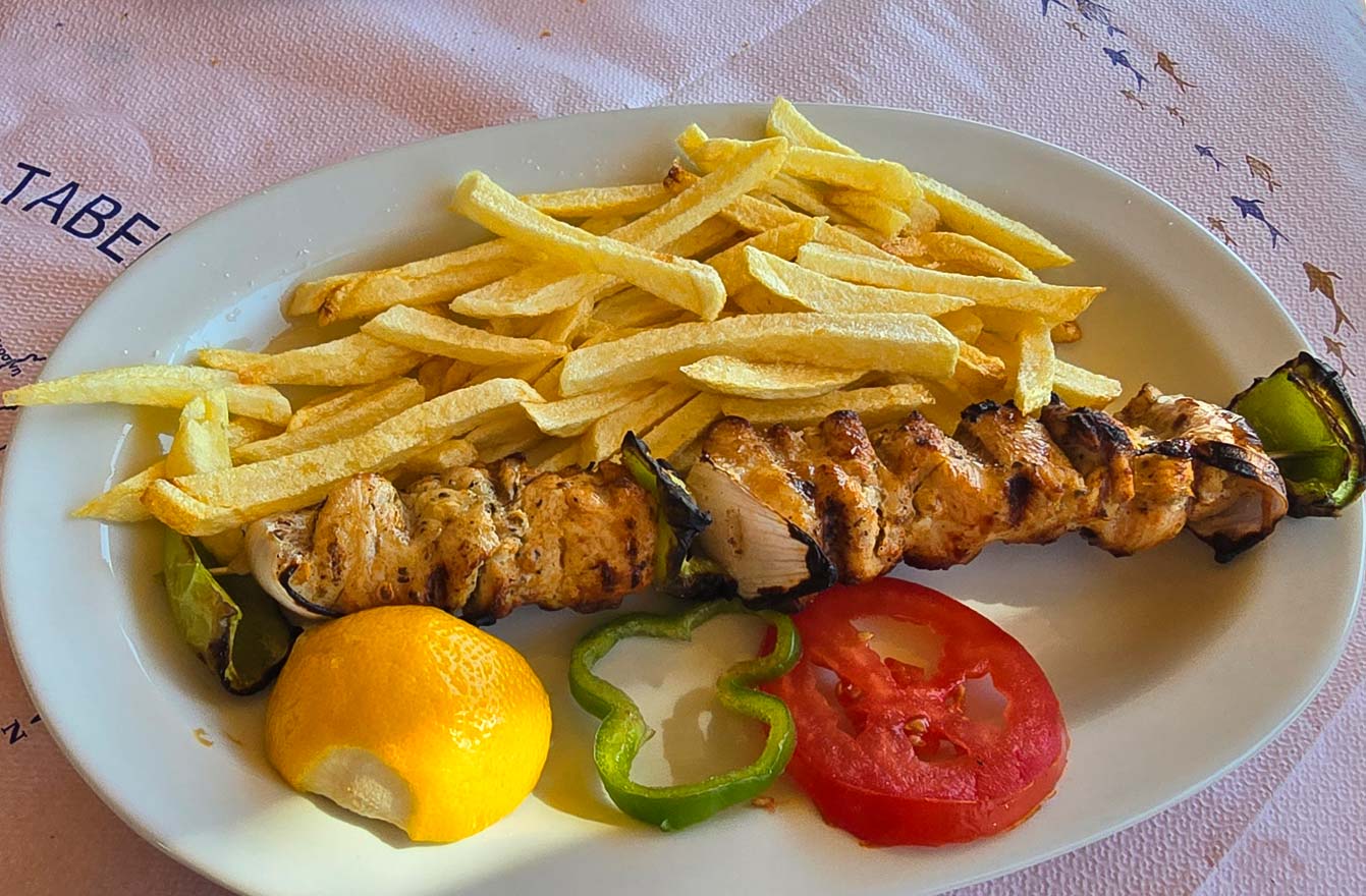 L'île d'Arki, près de Patmos : taverne Nicolas