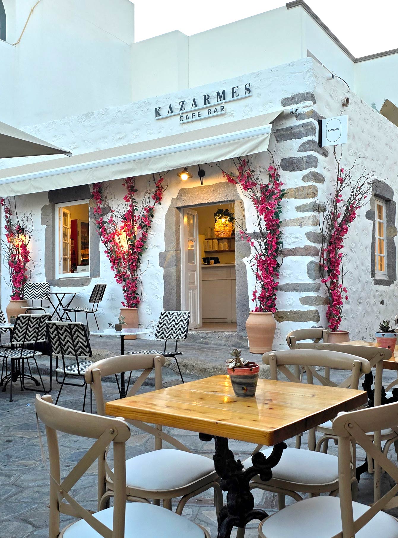 Dans les ruelles de Skala