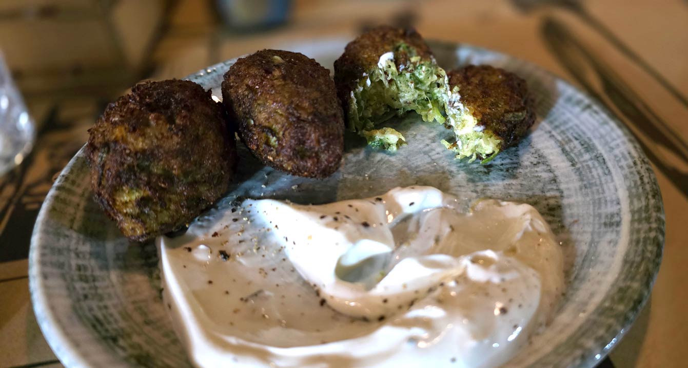 Zucchinis balls au café Houston à Patmos