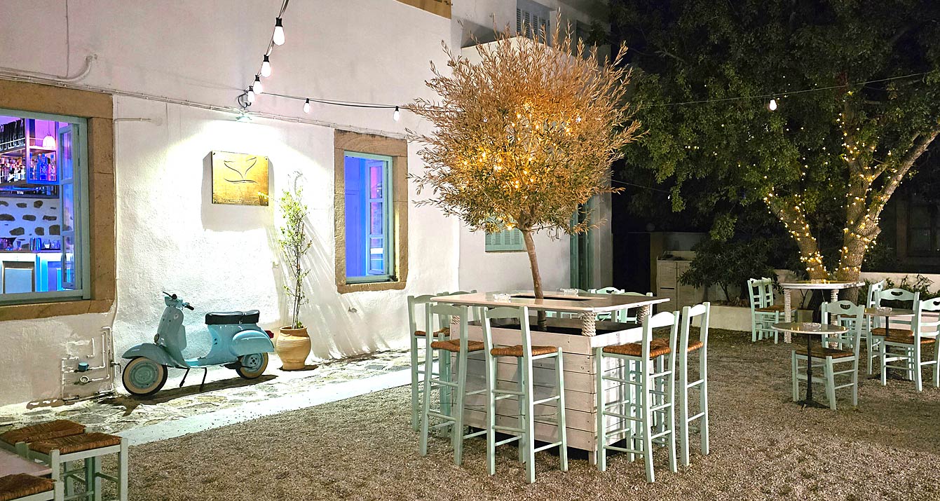 Tail, Bar à cocktails à la Skala