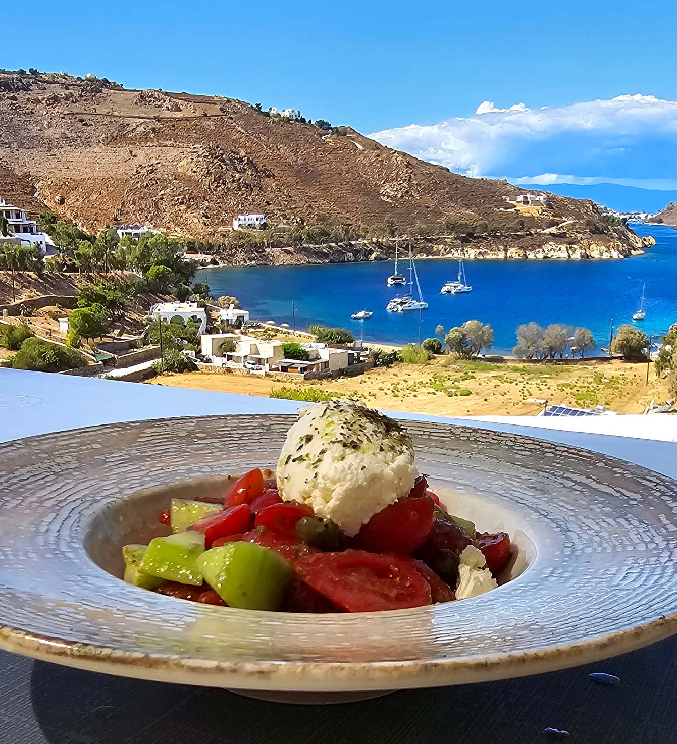 Déjeuner au Eirini Luxury Hotel Villas Patmos