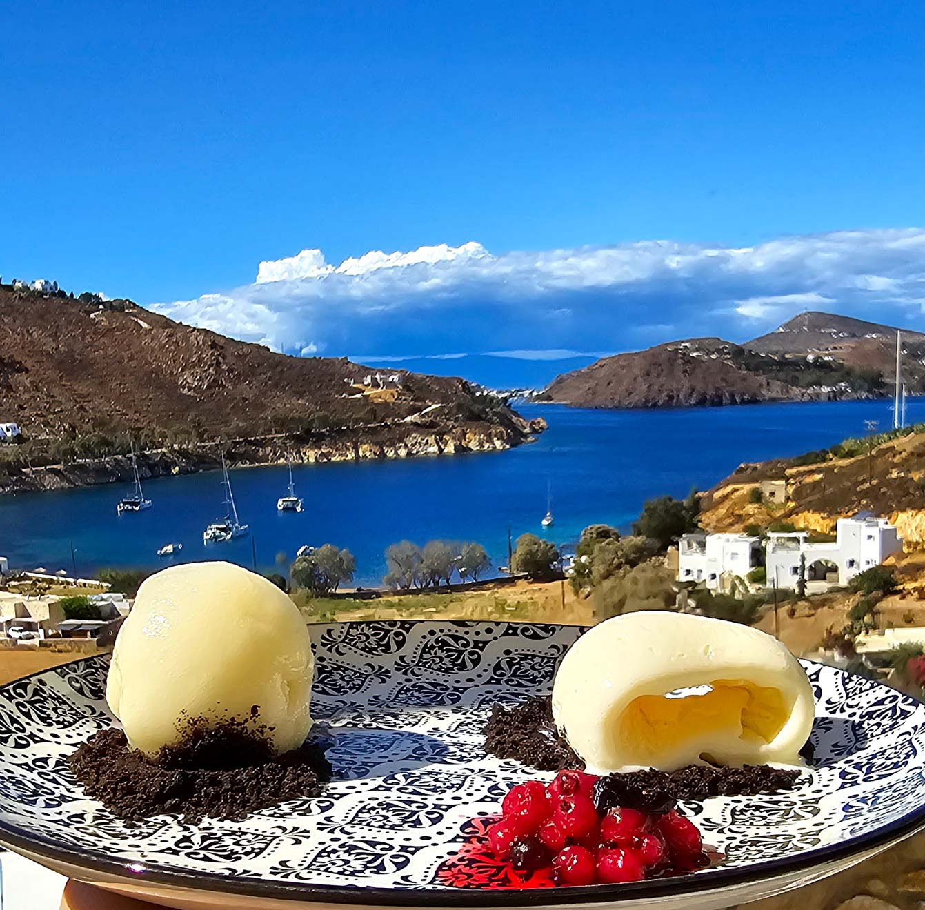 Déjeuner au Eirini Luxury Hotel Villas Patmos