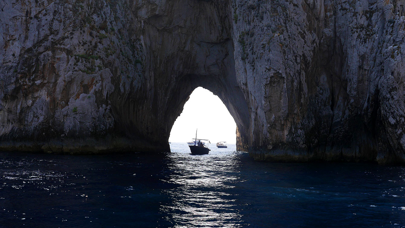 Le Faraglione di Mezzo, Faraglioni di Capri