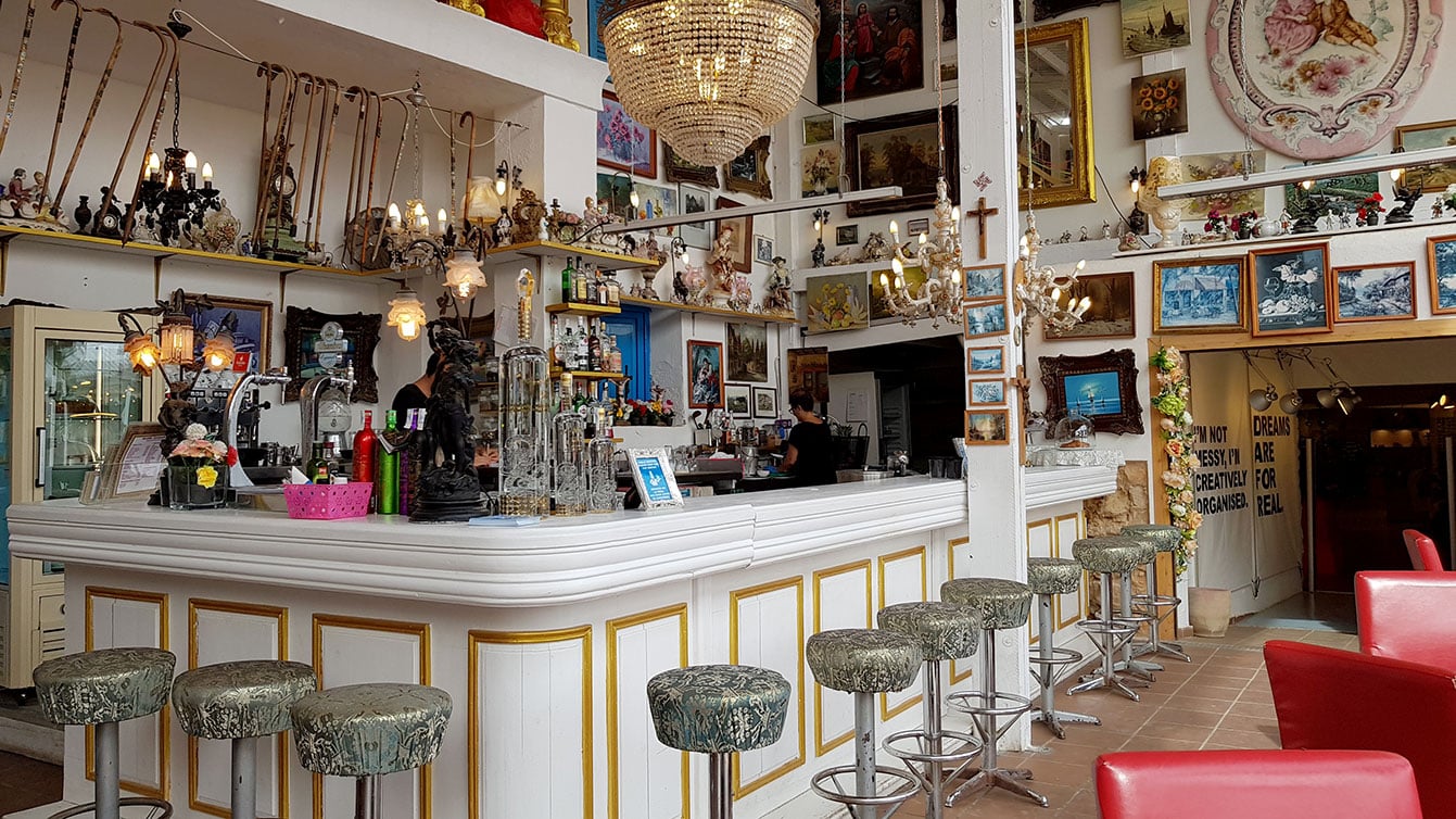 concept store, bar, restaurant Sluiz ! (Ibiza)